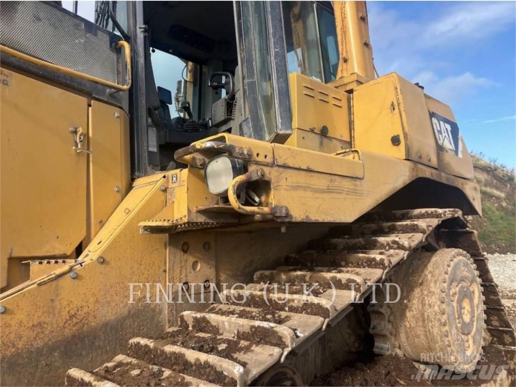 CAT D9 Гусеничні бульдозери
