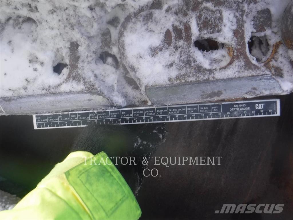 CAT D9 Гусеничні бульдозери