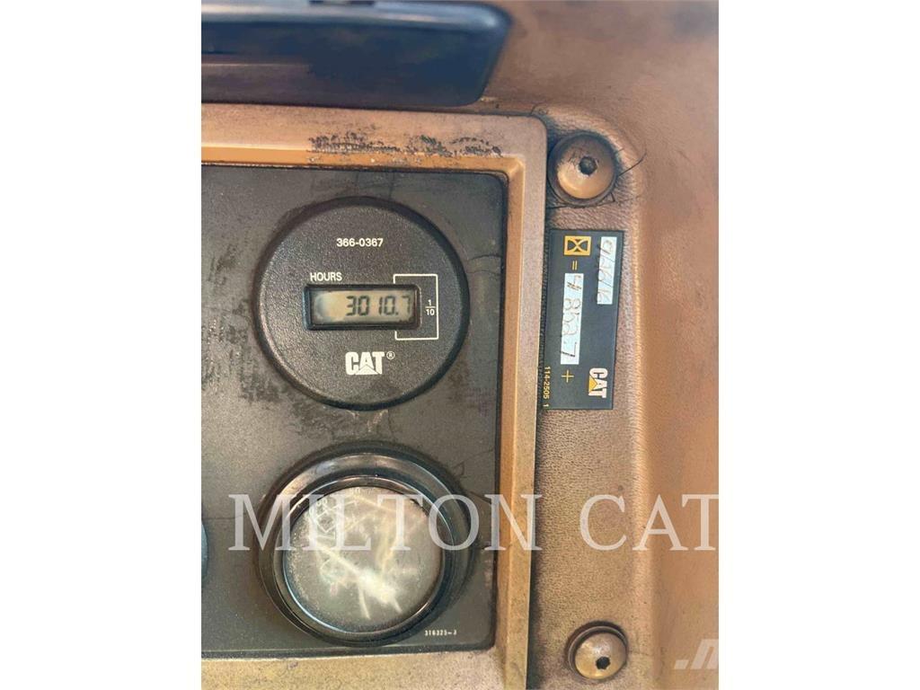 CAT D9N Гусеничні бульдозери