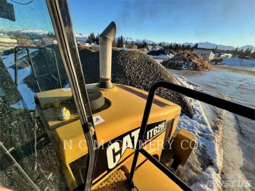 CAT IT62H Фронтальні навантажувачі