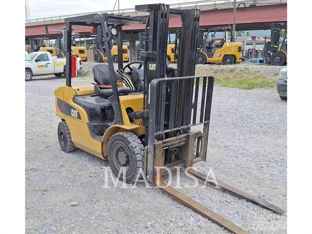 CAT LIFT TRUCKS DP25NM5 Дизельні навантажувачі