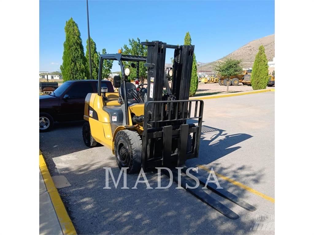 CAT LIFT TRUCKS DP50NM Дизельні навантажувачі