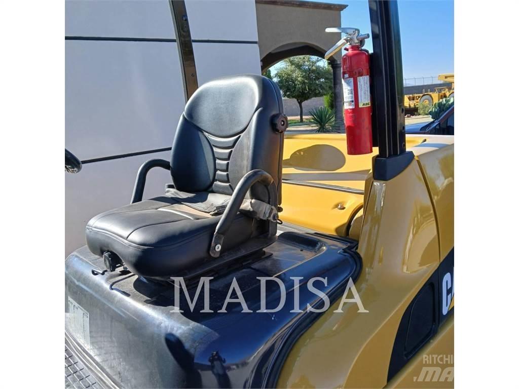 CAT LIFT TRUCKS DP50NM Дизельні навантажувачі