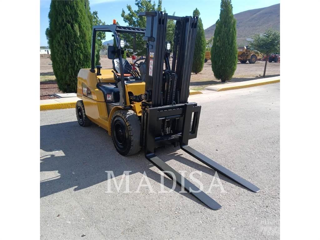 CAT LIFT TRUCKS DP50NM Дизельні навантажувачі