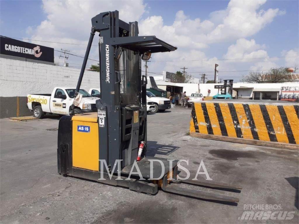 CAT LIFT TRUCKS EKS308 Електронавантажувачі