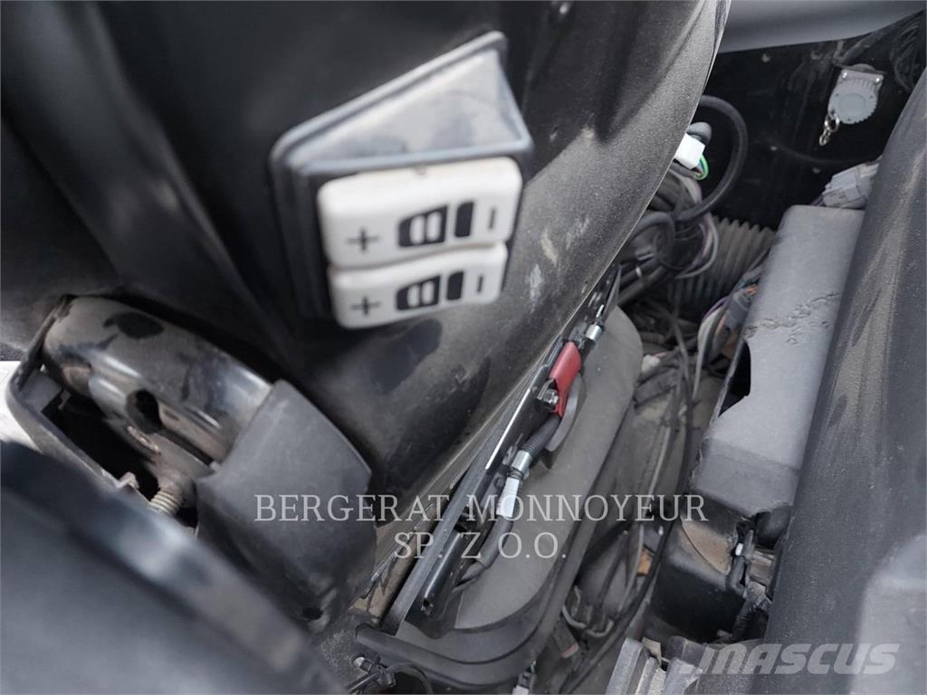 CAT M313D Колісні екскаватори