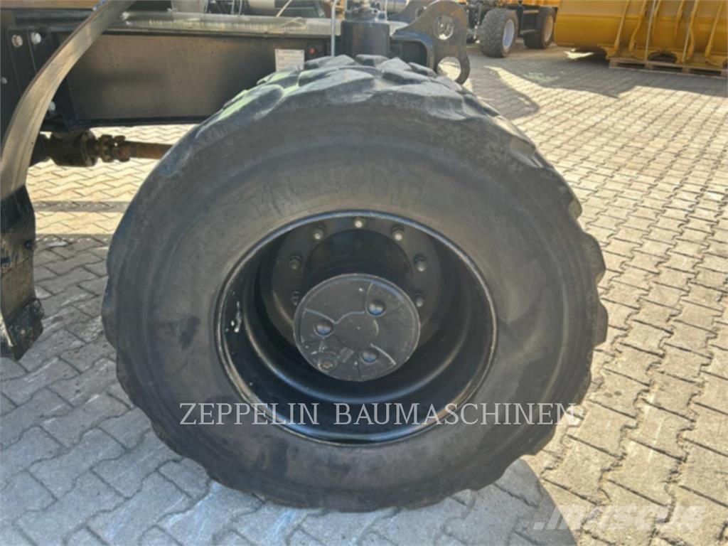 CAT M318-07A Колісні екскаватори