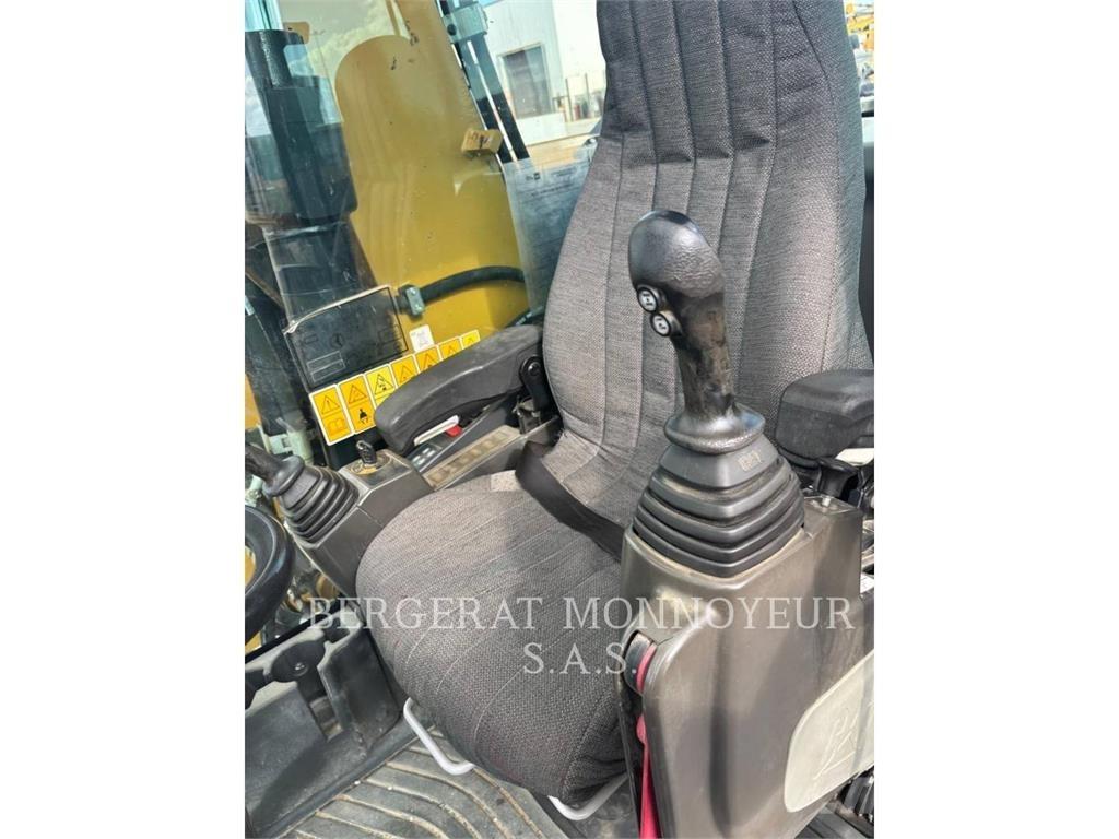 CAT M318F IVC Колісні екскаватори
