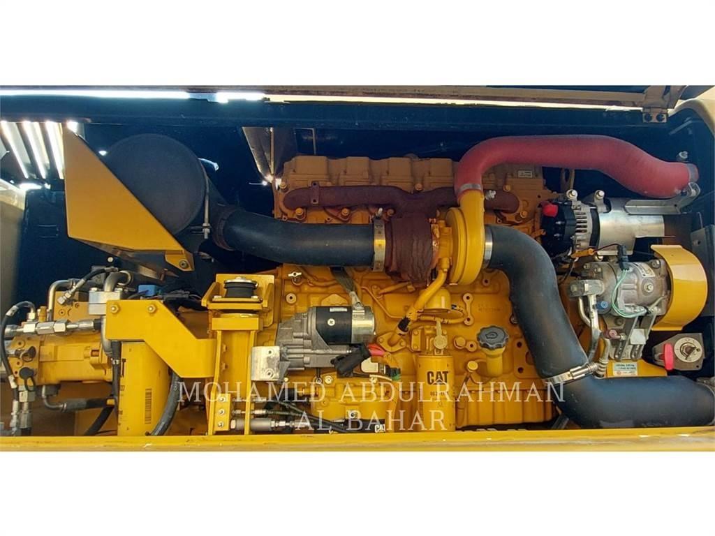CAT M320D2 Колісні екскаватори