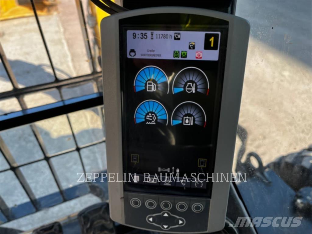 CAT M322F Колісні екскаватори