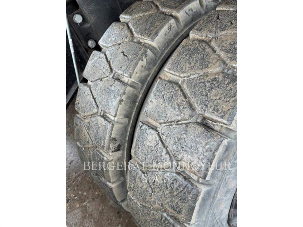CAT MH3022-07 Колісні екскаватори