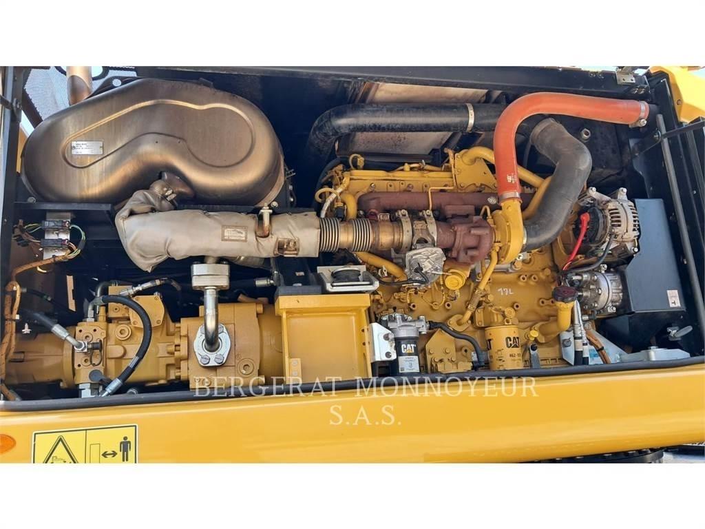 CAT MH3022-1 Колісні екскаватори
