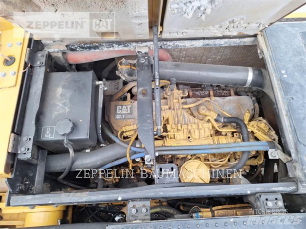 CAT MH3024-06C Екскаватори для знесення споруд