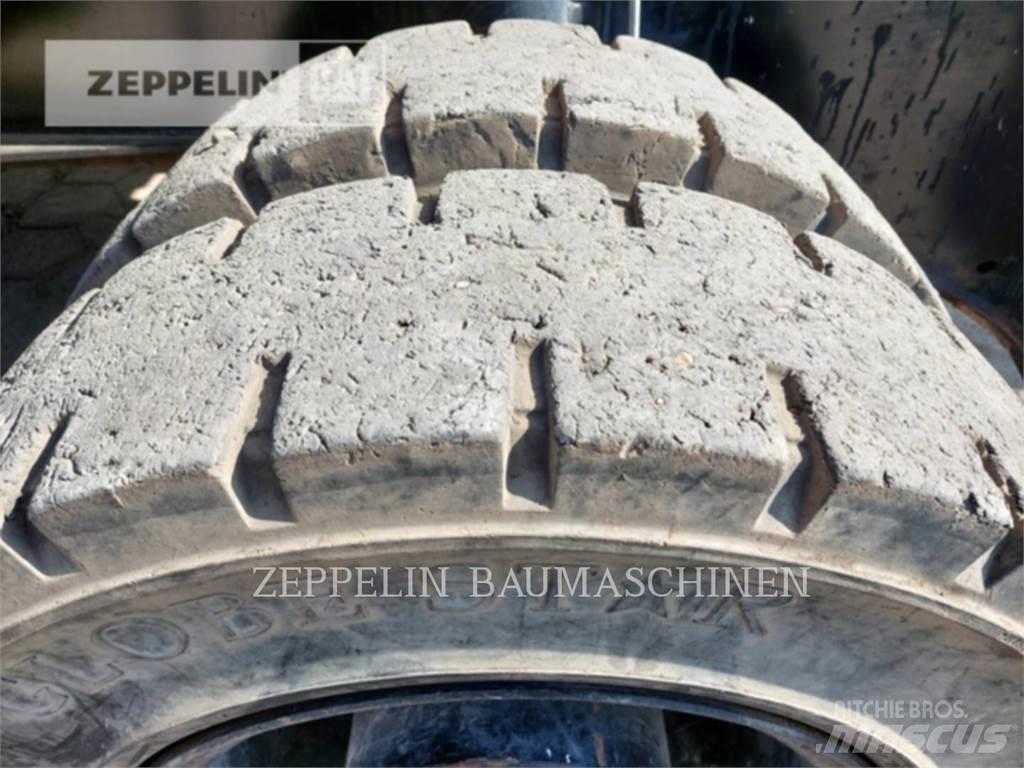 CAT MH3024-06C Екскаватори для знесення споруд