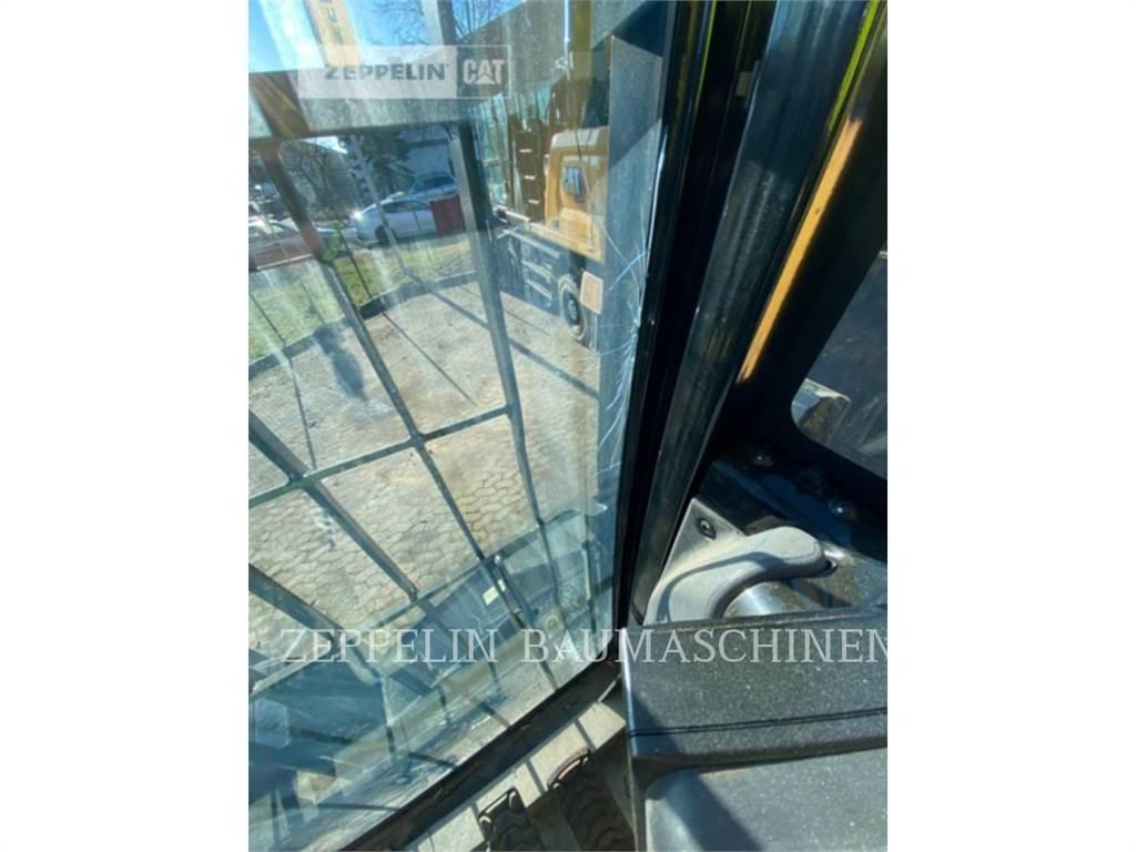 CAT MH3026-06C Екскаватори для знесення споруд