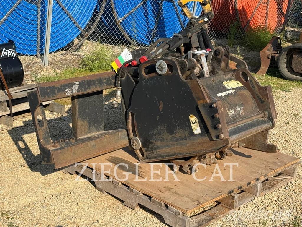 CAT PC205 Міні-навантажувачі