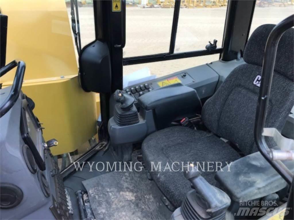CAT PL61 Трубоукладачі