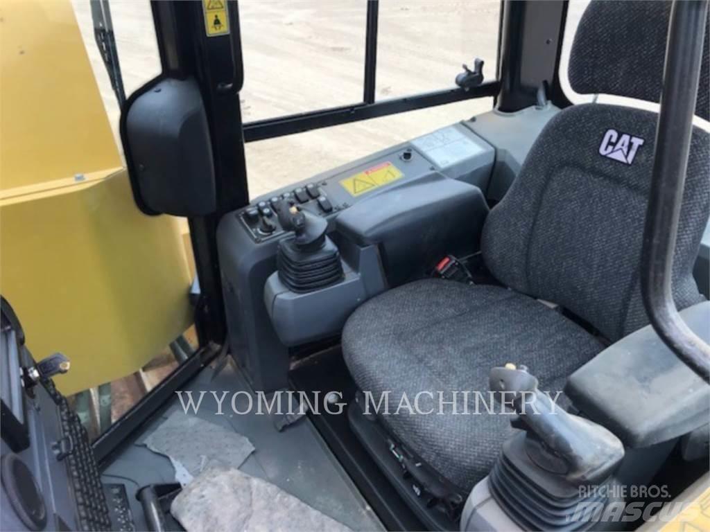 CAT PL61 Трубоукладачі