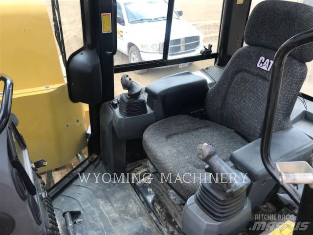 CAT PL61 Трубоукладачі