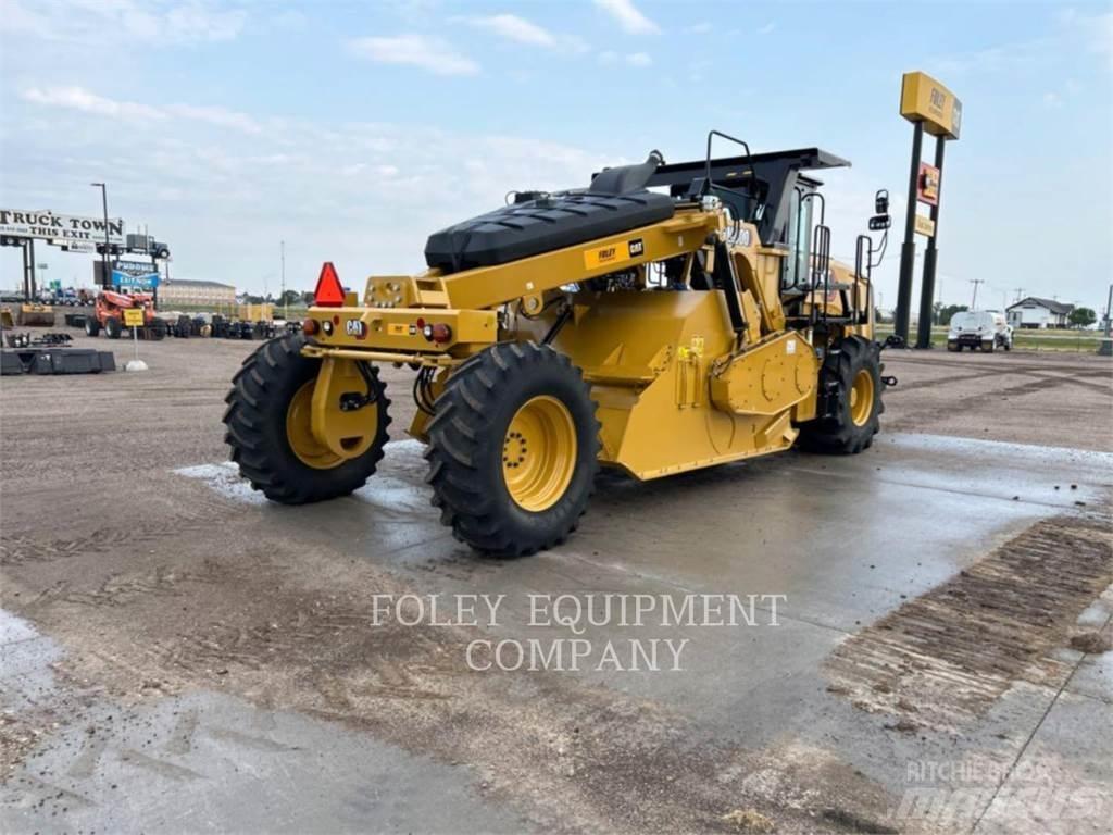 CAT RM400-01 Асфальтовкладачі