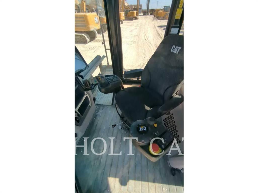 CAT RM400 CAB Ресайклери