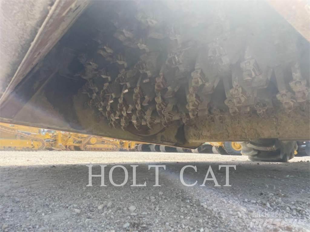 CAT RM400 CAB Фронтальні навантажувачі