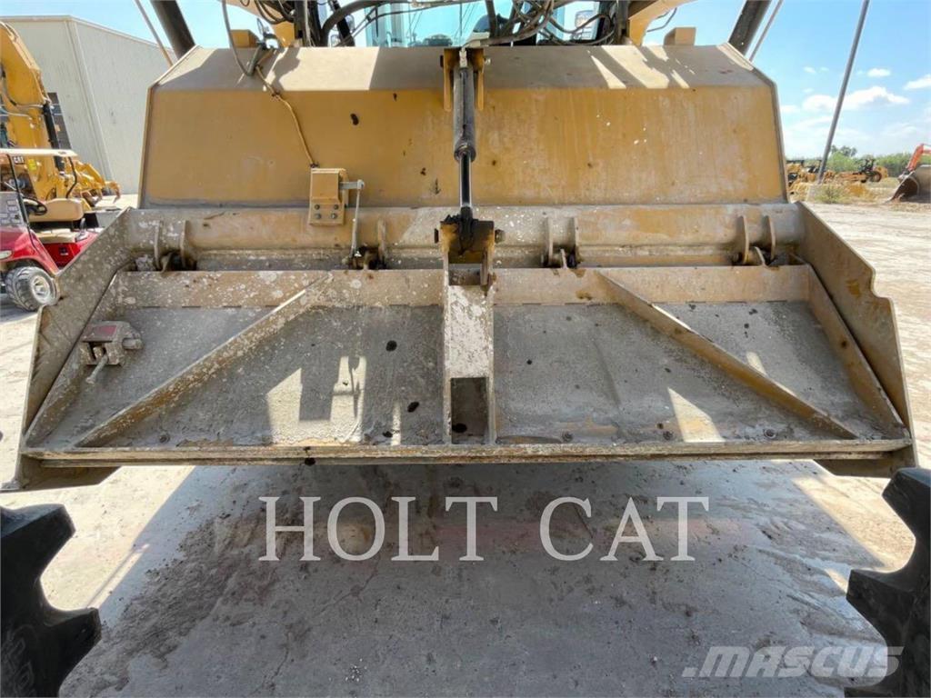 CAT RM500B CAB Ресайклери