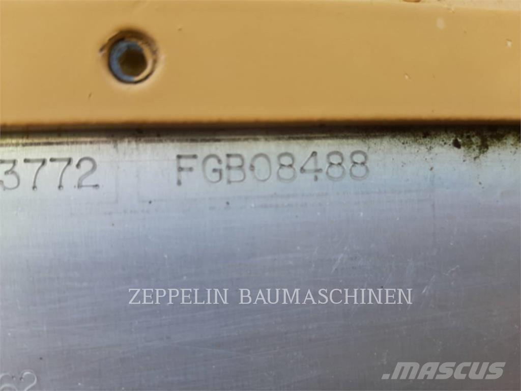 CAT SCHAUFEL CAT 966MXE Ковші