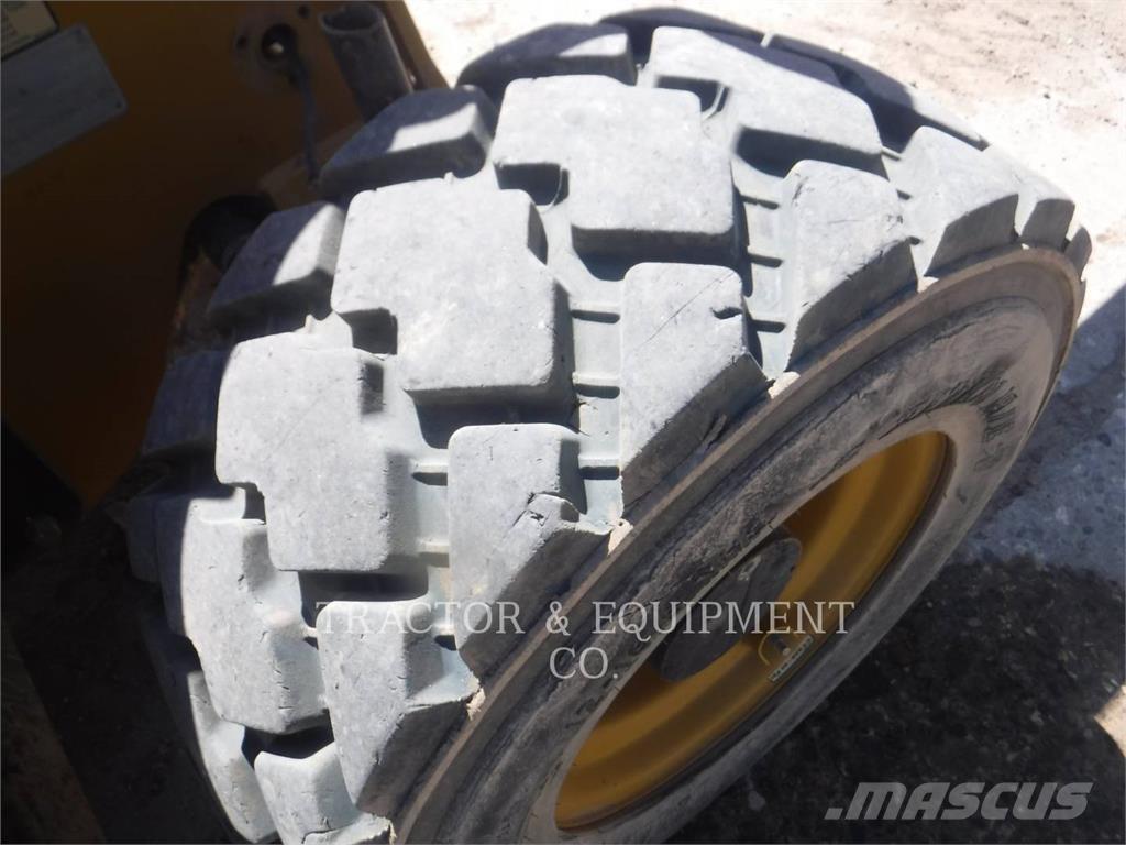 CAT TH255 Телескопічні навантажувачі