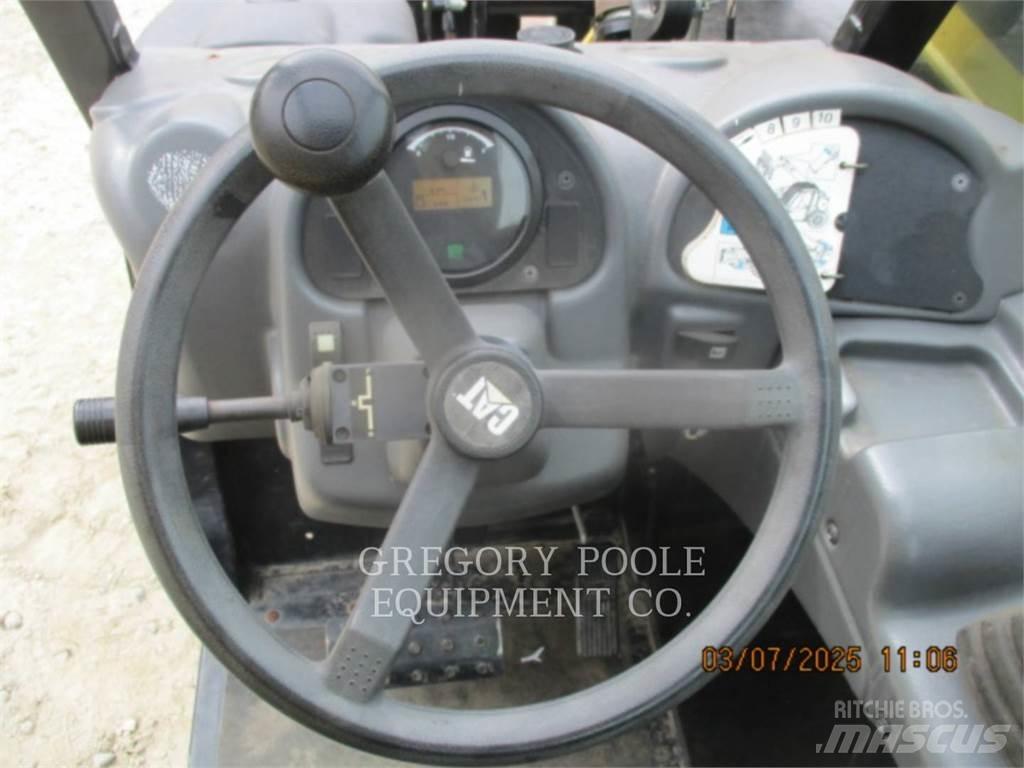 CAT TH255C Телескопічні навантажувачі