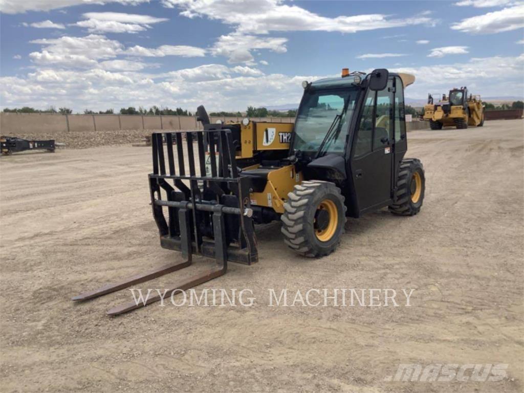 CAT TH255C Телескопічні навантажувачі
