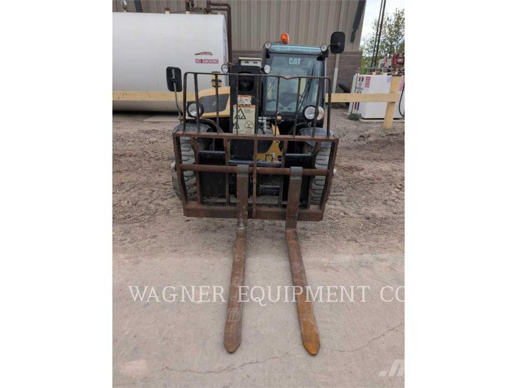 CAT TH255C Телескопічні навантажувачі