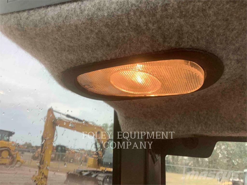 CAT TH255C Телескопічні навантажувачі