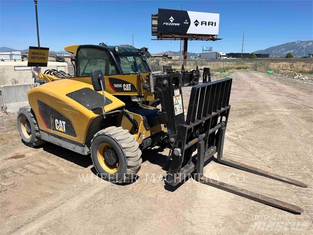 CAT TH255C CB Телескопічні навантажувачі