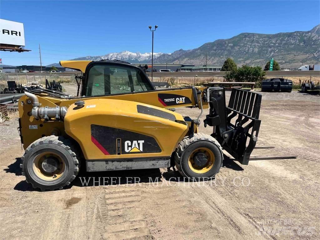 CAT TH255C CB Телескопічні навантажувачі