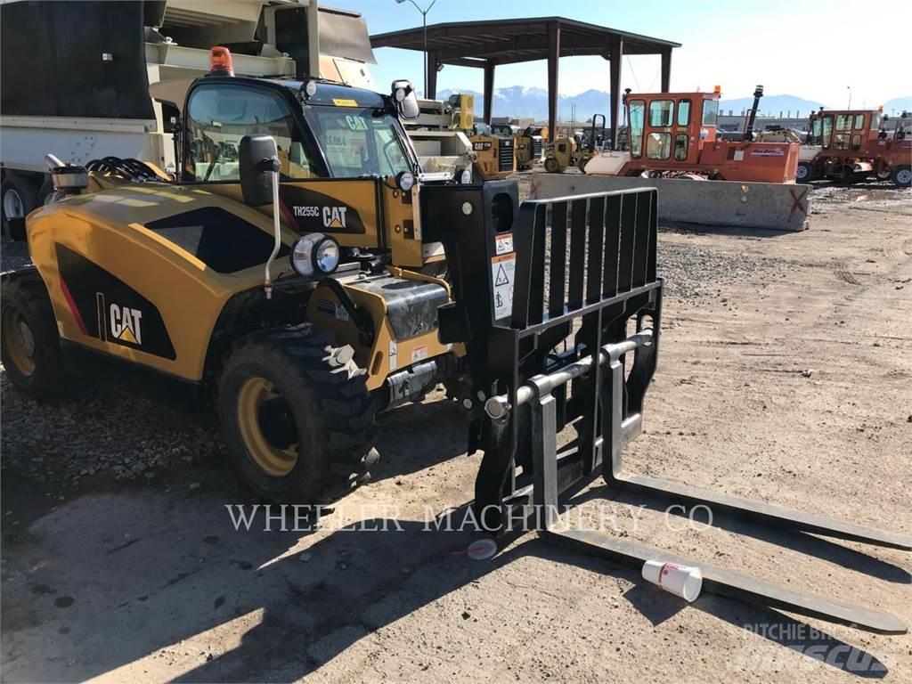 CAT TH255C CB Телескопічні навантажувачі
