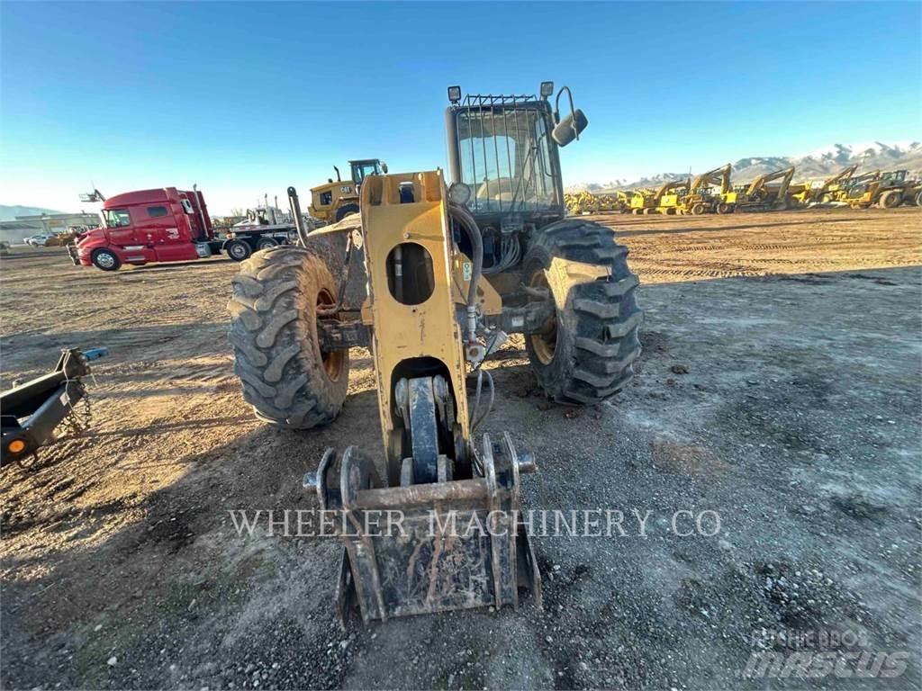 CAT TH330B Телескопічні навантажувачі