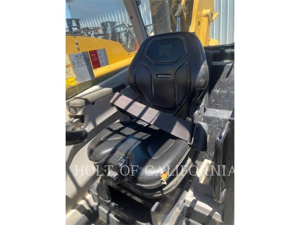 CAT TL1055 Телескопічні навантажувачі