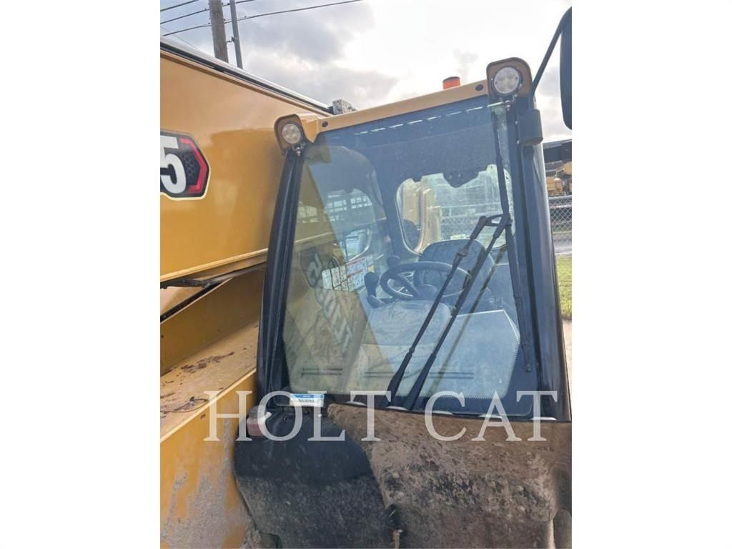 CAT TL1055 Телескопічні навантажувачі