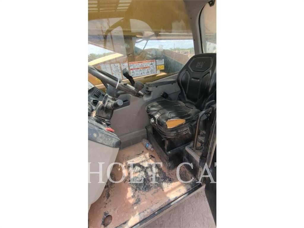 CAT TL1055 Телескопічні навантажувачі