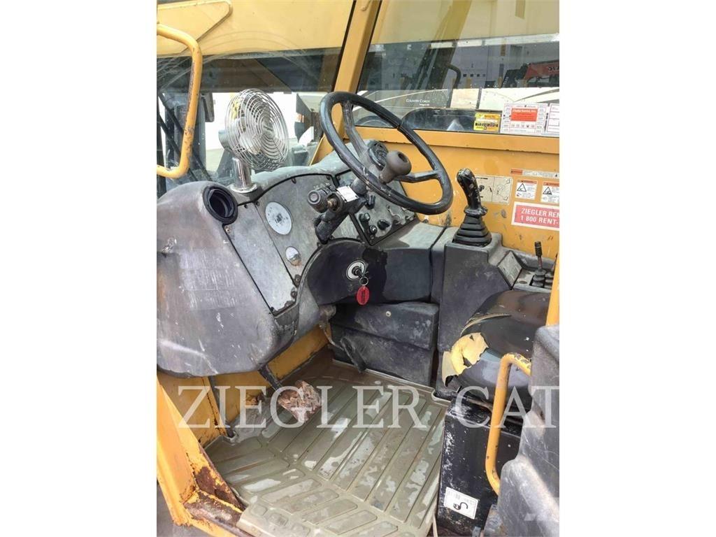 CAT TL1055 Телескопічні навантажувачі