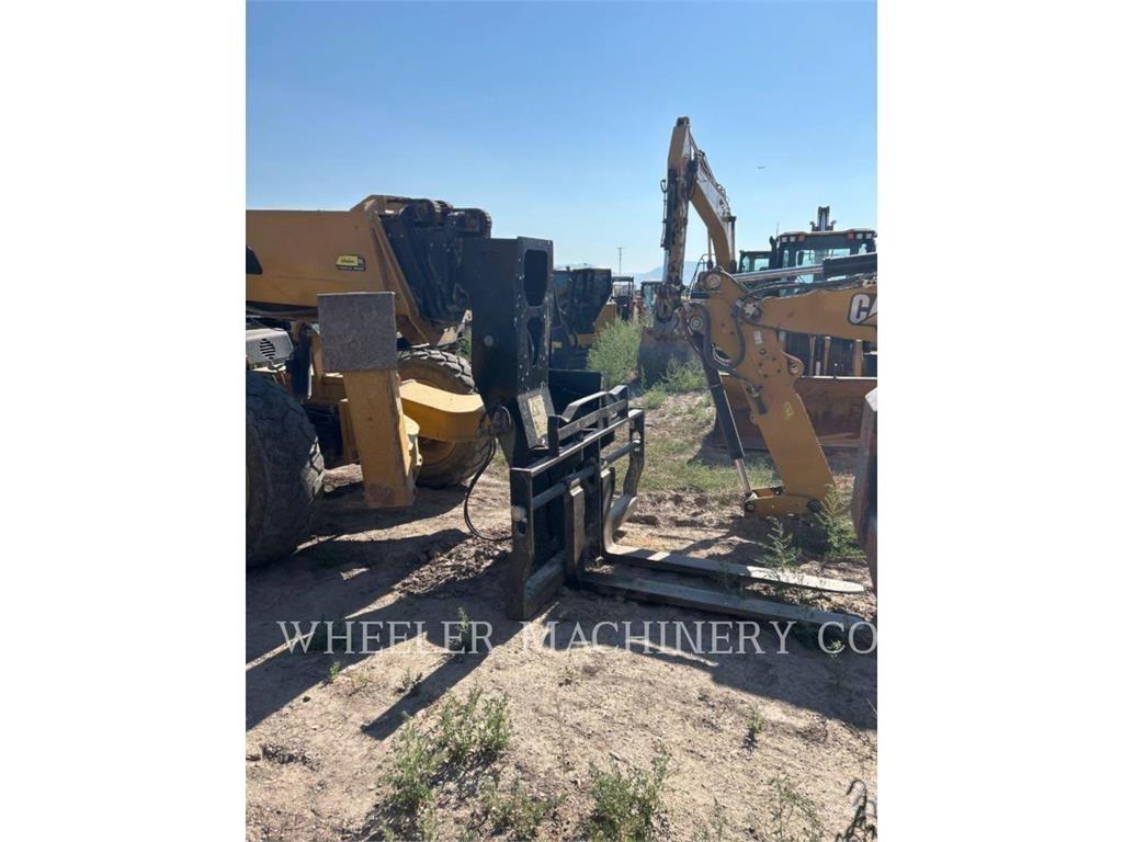 CAT TL1055C CB Телескопічні навантажувачі