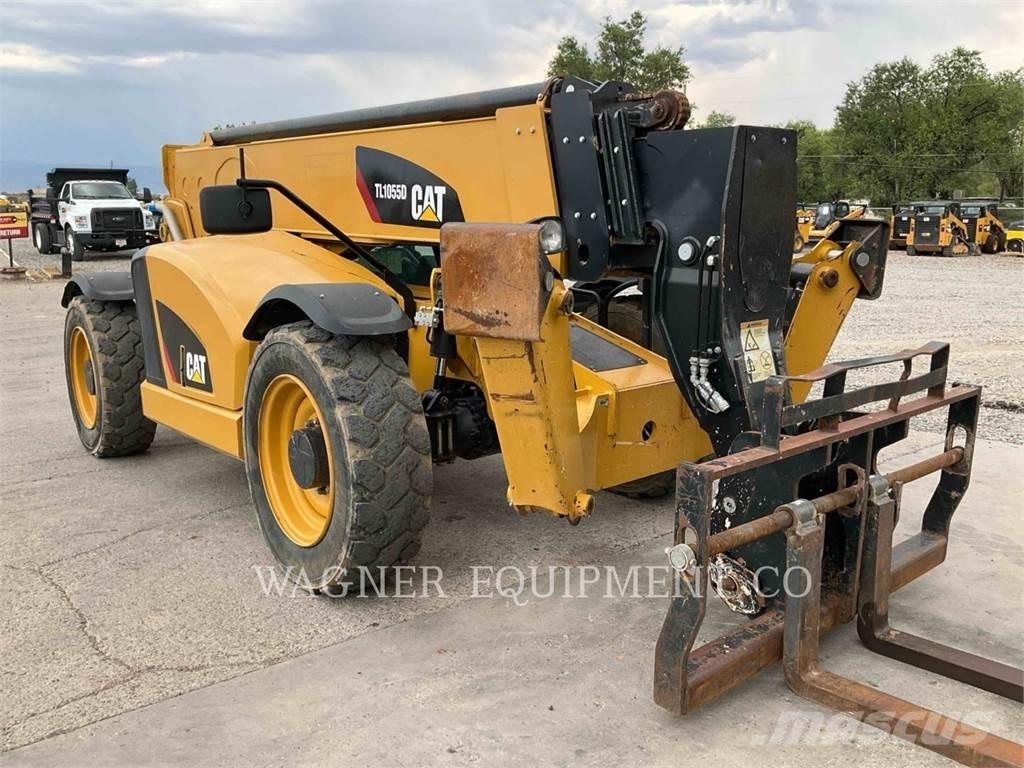 CAT TL1055D Телескопічні навантажувачі