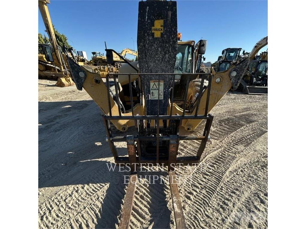 CAT TL1055D Телескопічні навантажувачі