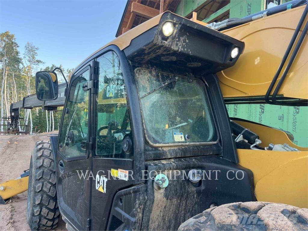 CAT TL1055D Телескопічні навантажувачі