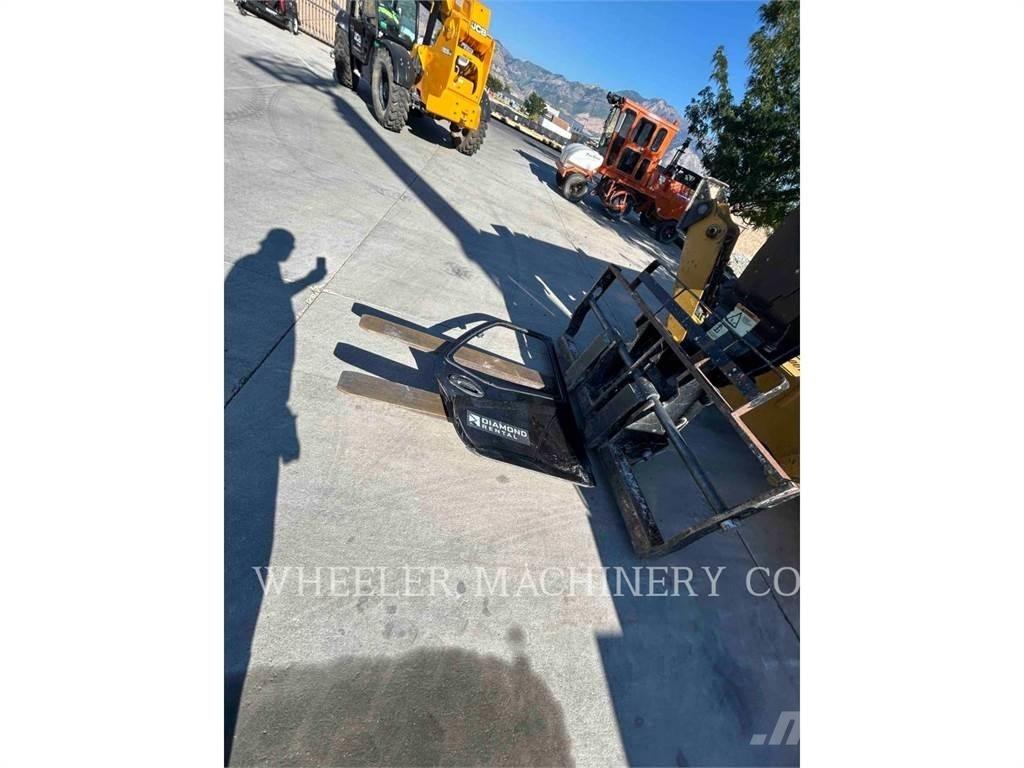 CAT TL1055D CB Телескопічні навантажувачі
