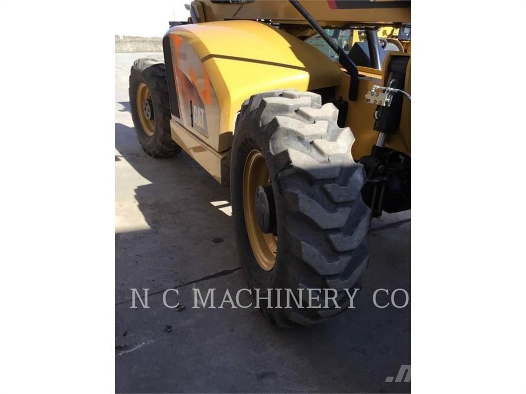 CAT TL1055D CN Телескопічні навантажувачі