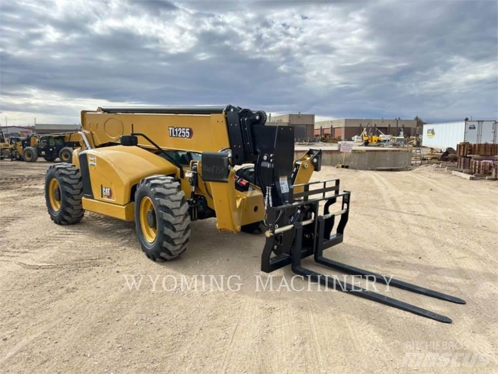 CAT TL1255 Телескопічні навантажувачі