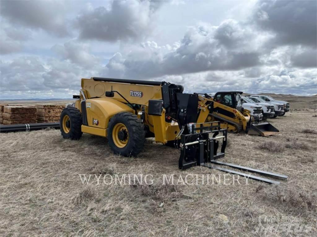 CAT TL1255 Телескопічні навантажувачі