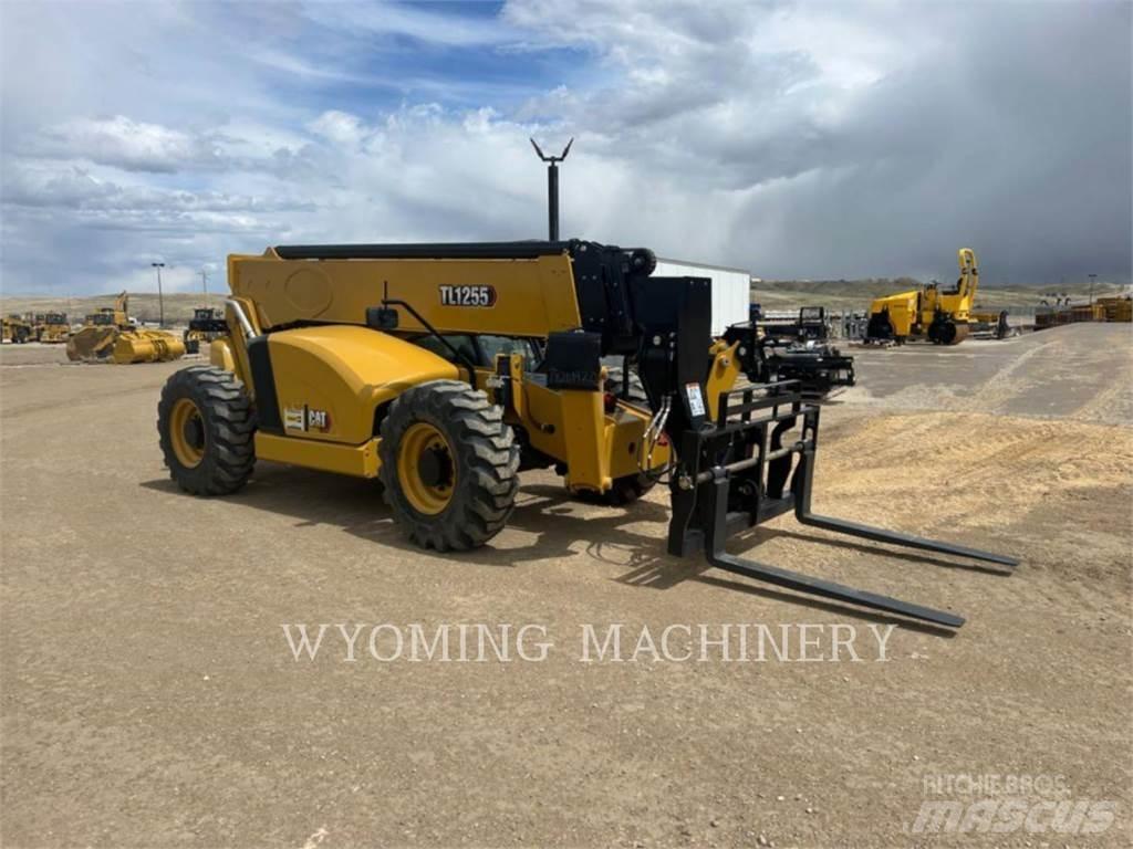 CAT TL1255 Телескопічні навантажувачі